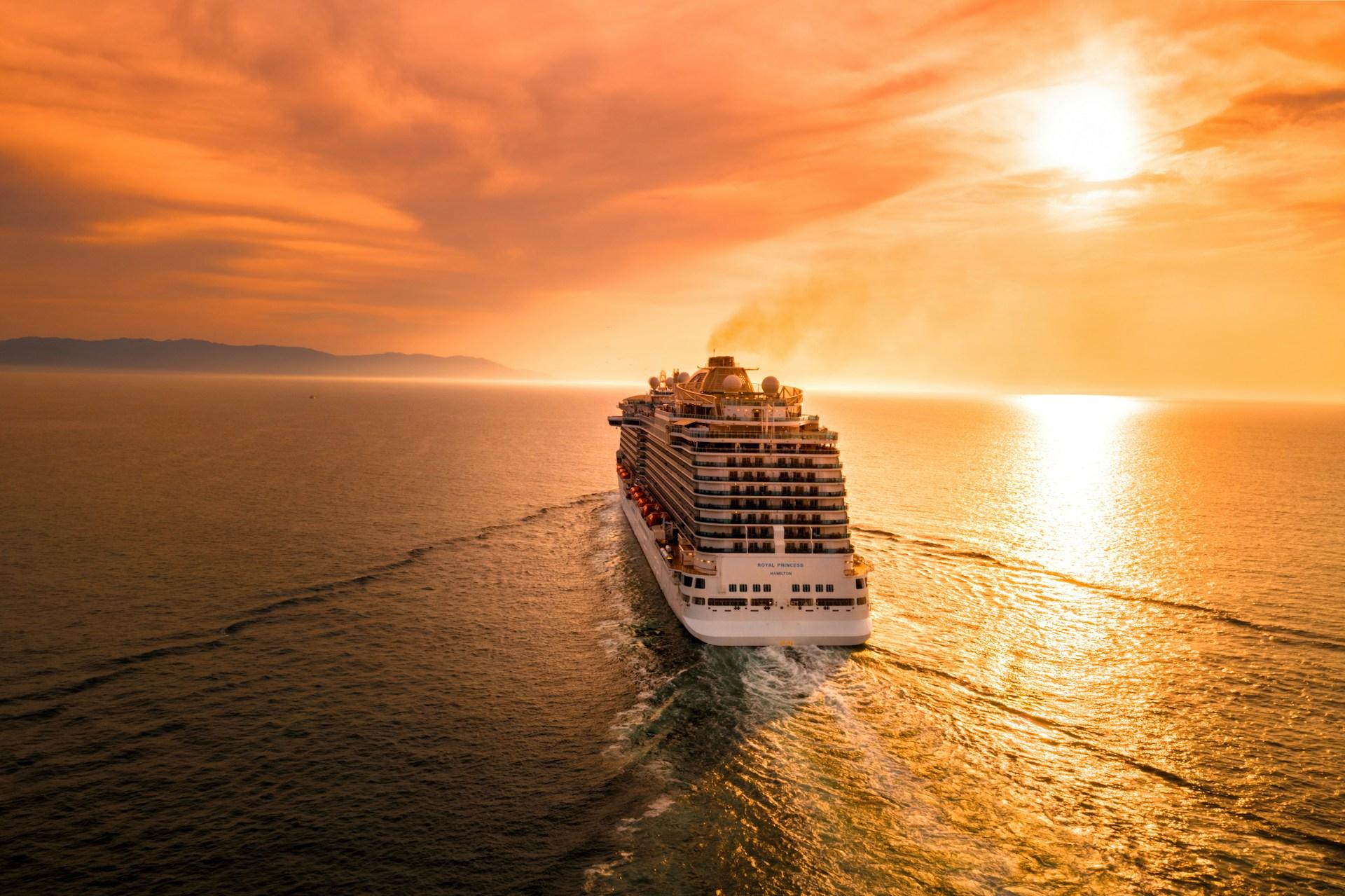 Popular Cruise Myths Debunked background